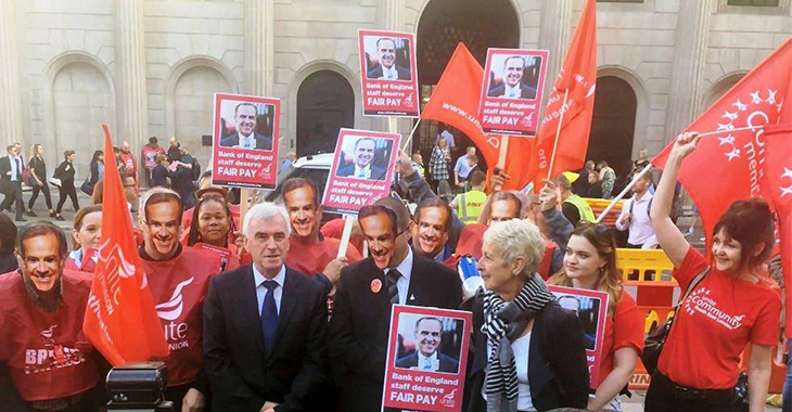 Streikposten in London vor der Bank of England